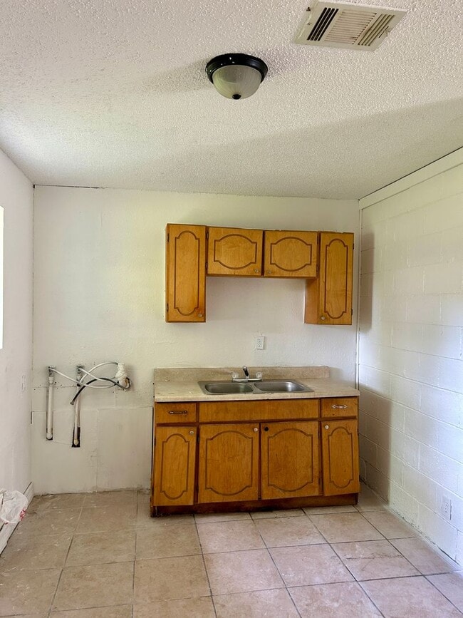 Photo - 2508 Quinton St