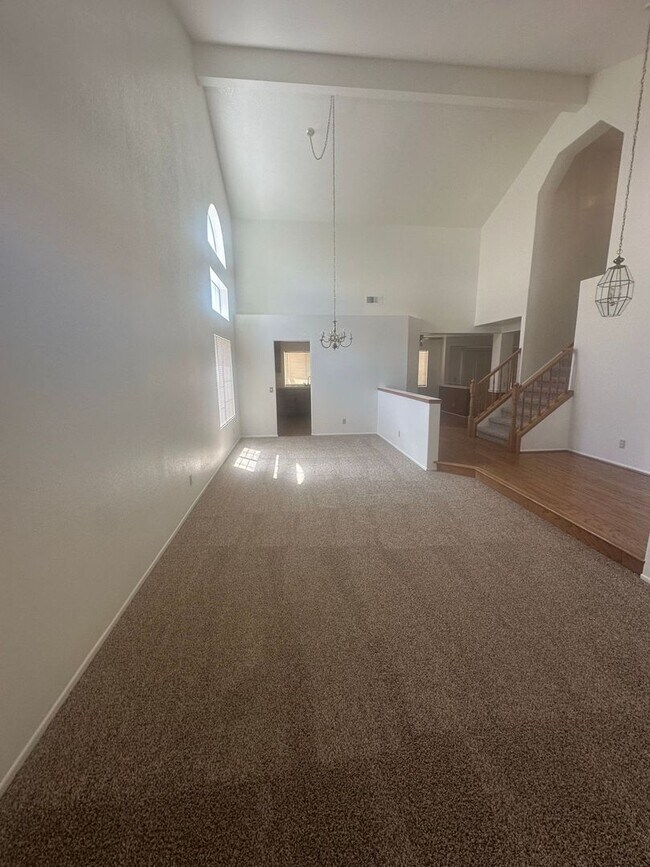 Photo - 5 BEDROOM, 2 STORY,SPACIOUS VICTORVILLE HOME! NEAR MALL!