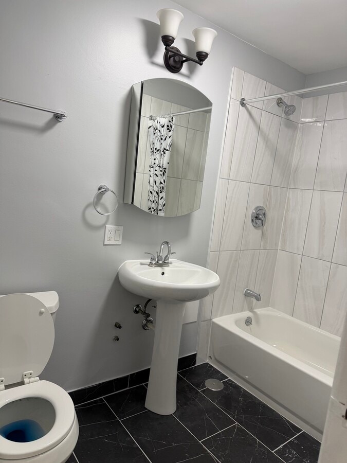 Photo - 2801 W Waveland Ave Unit 1B