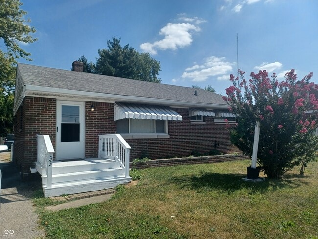 Building Photo - 33 S Post Rd