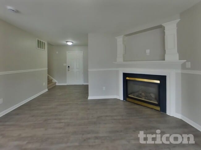 Photo - 5940 Briggs Dr