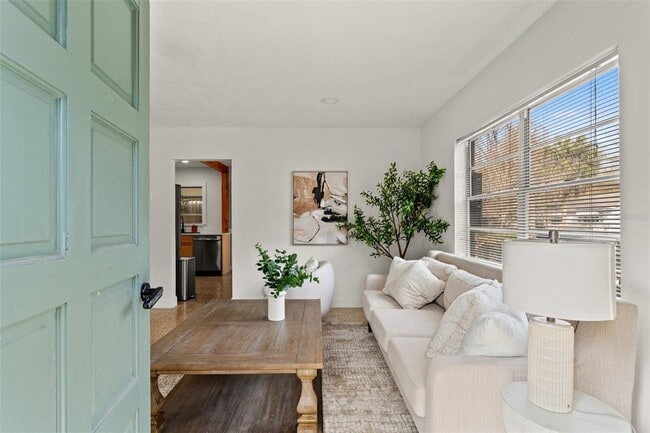 Photo - 314 W Alva St