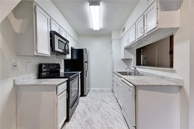 Photo - 908 Poplar St Unidad 204