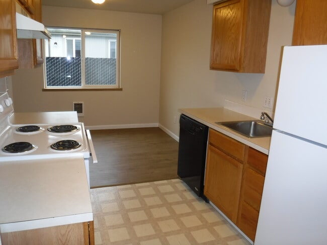 Photo - 3670 Hawthorne Ave NE