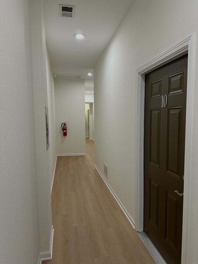 Photo - 955 N 17th St