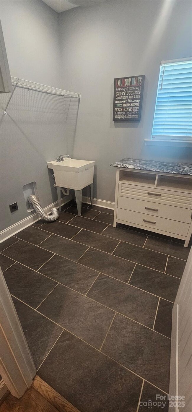 Photo - 211 Scottish Highland Rd