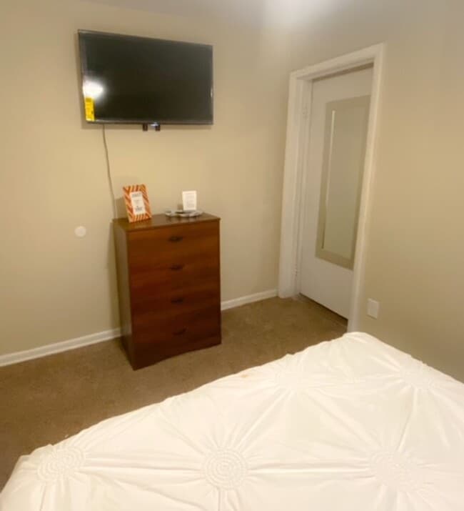 Photo - 1419 Oxford State Rd Unit Apt B