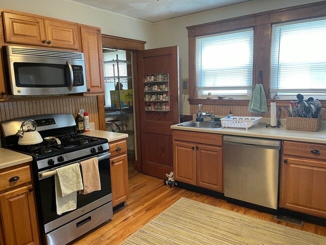 Photo - 9 Herbertson Rd Unit 1