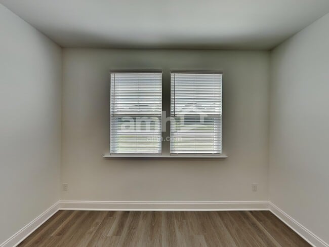 210 Argea Dr