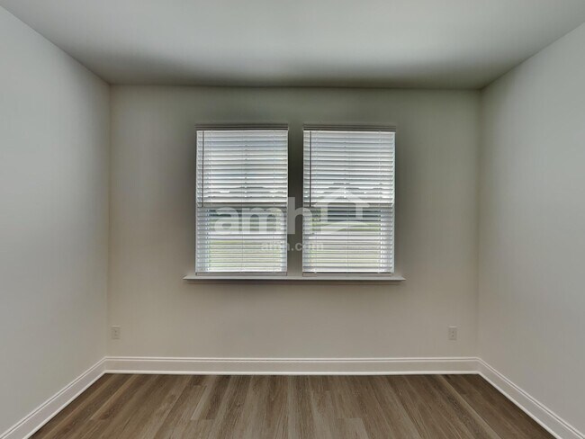 Photo - 210 Argea Dr
