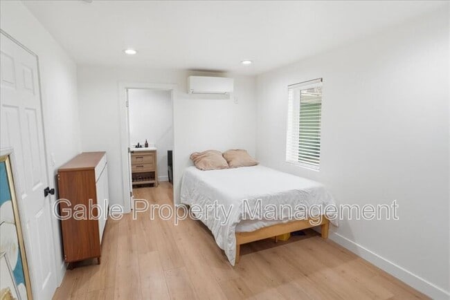 Photo - 27453 Santa Clarita Rd