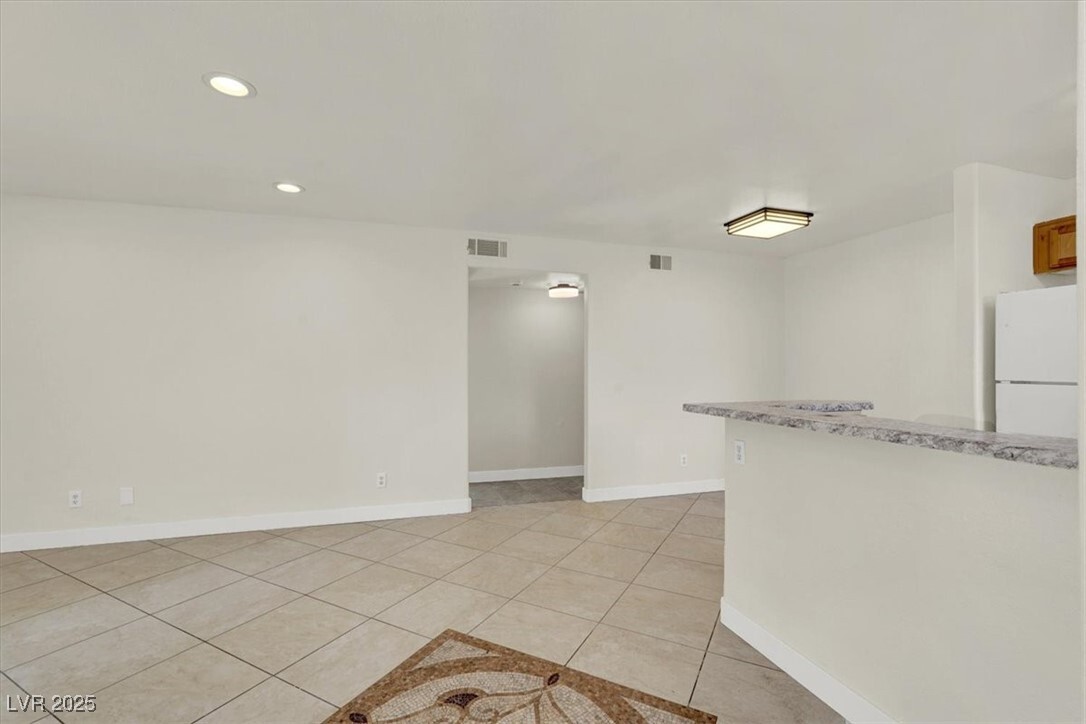 Photo - 2985 Juniper Hills Blvd Unidad 102 Rental