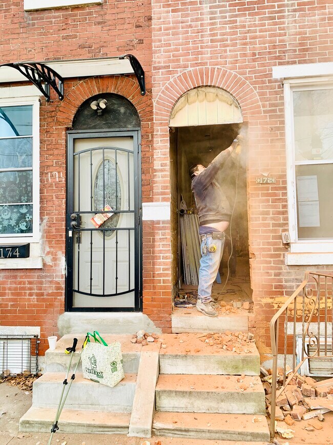 Photo - 174 E Huntingdon St