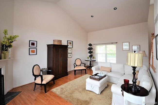 Photo - 4890 Spring Meadow Dr