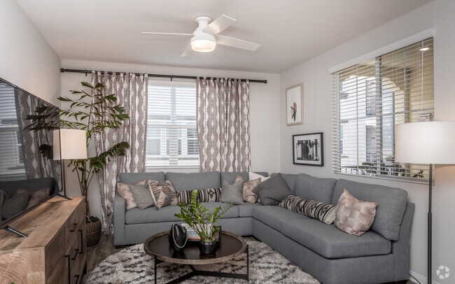 2BR, 2BA - 1115 SF