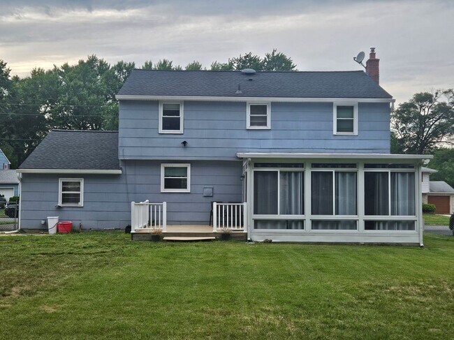 Photo - 206 Stevenson Ave