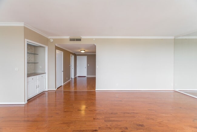 Photo - 5100 San Felipe St