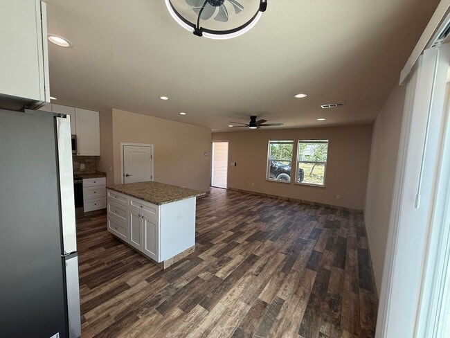 Building Photo - MAKAYLA DR - 1008/ 1010 Unit 1008 / 1010 MAKAYLA