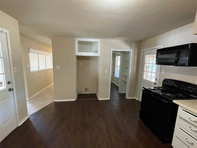 Photo - 2916 Layne Dr