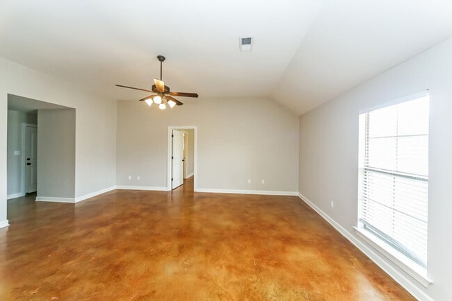 Photo - 5751 Broadway Dr W