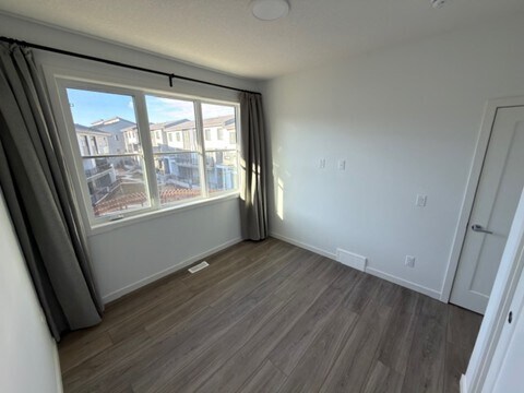 Photo - 1453-1453 Na'a Dr SW