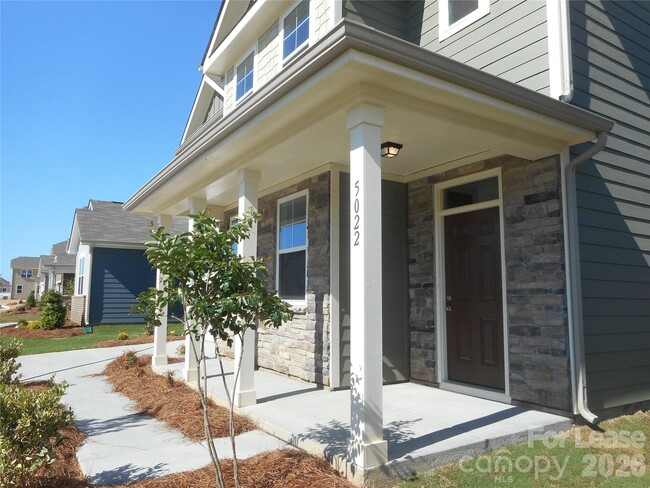 Photo - 5022 Markfield Ln