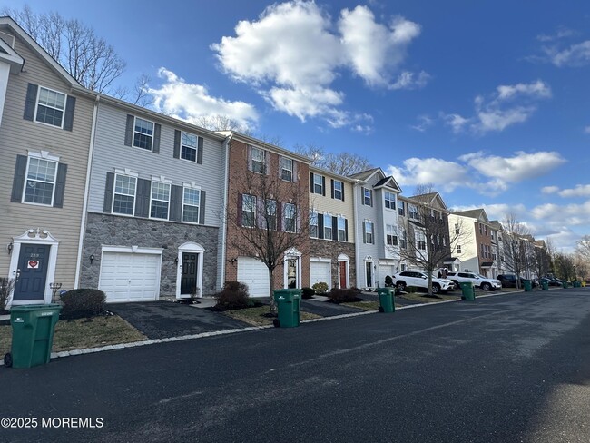 Photo - 237 Chickadee Ct Townhome