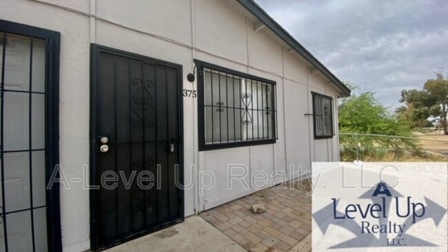 Photo - 375 E Thoroughbred St