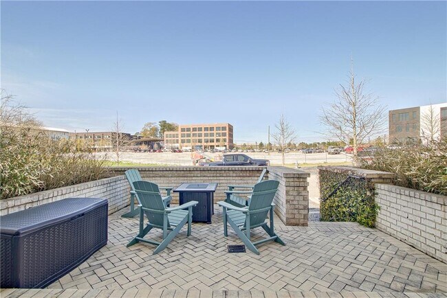 Photo - 580 Heatherden Ave