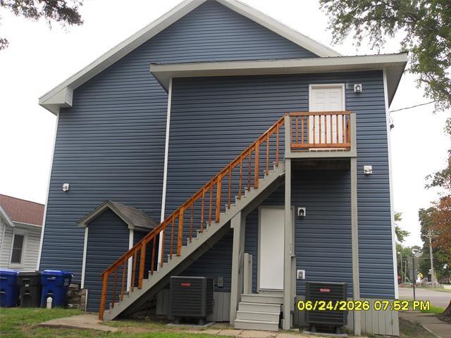 Photo - 401-403-403 W 4th St