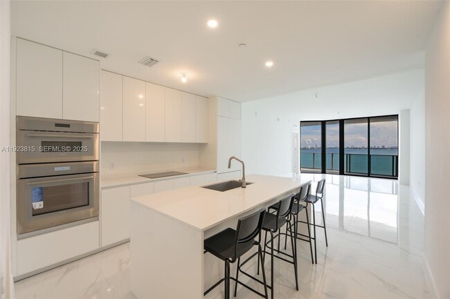 Photo - 700 NE 24th St Unit 903