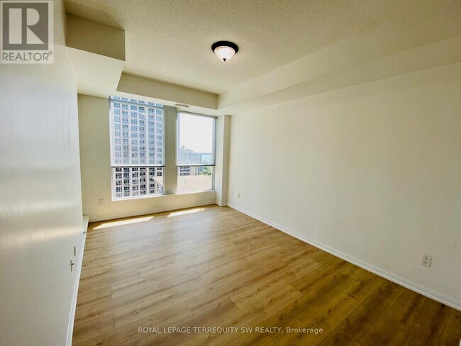 Photo - 628 Fleet St Unité 1608