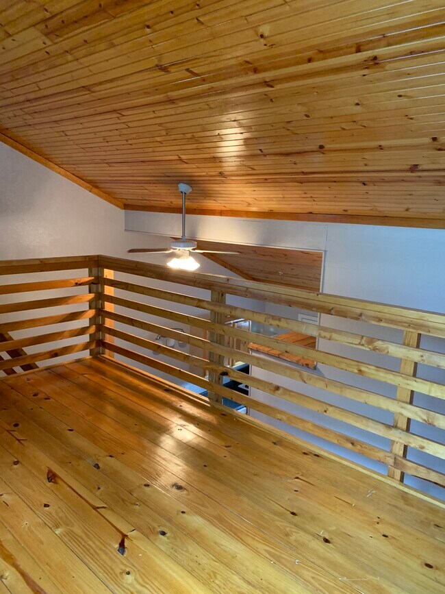 Loft - 1112 Cardinal St #111 Unit Lofts on Lanana