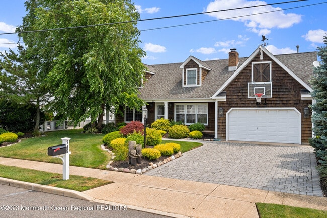 Photo - 212 Helm Rd