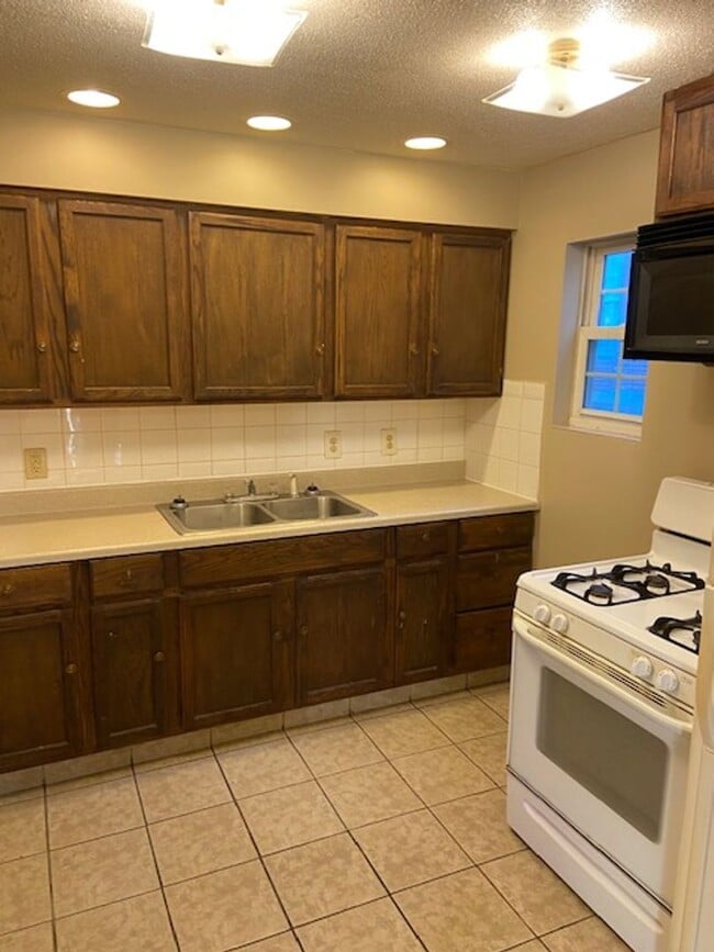 Photo - 1015 Lynn St Unit 1015B