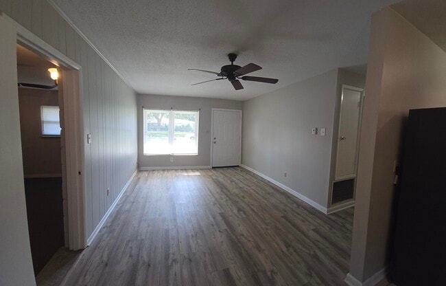 Photo - 712 Newport Dr