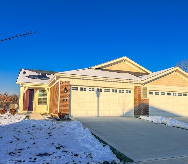 Photo - 521 Rochdale Run