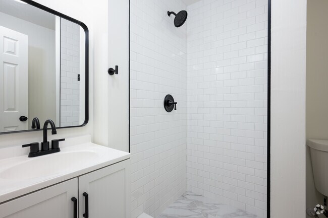 3BR, 2BA - 1,023SF -Second Bathroom