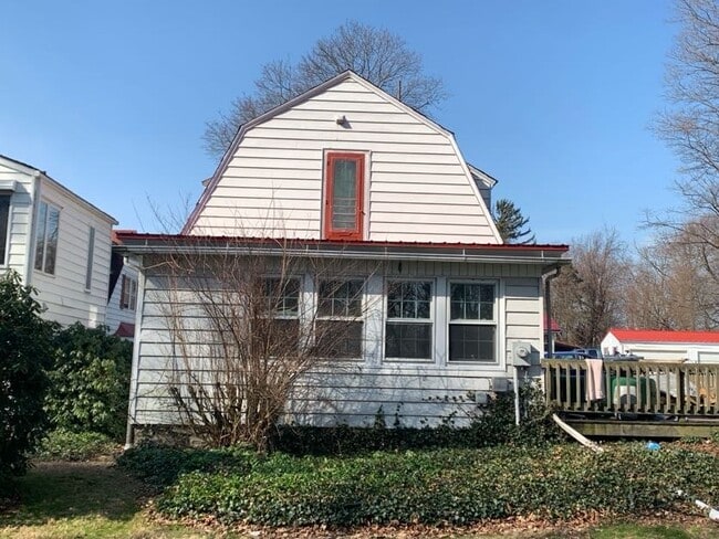 Photo - 8424 E Lake Rd