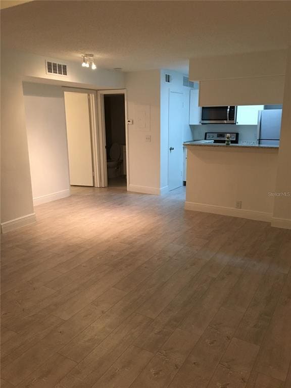 Photo - 375 Lake Ontario Ct Unit 301