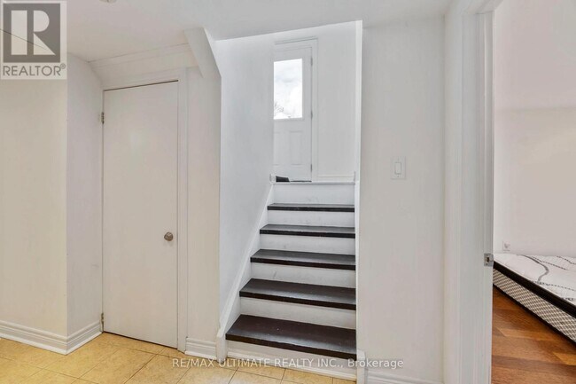 Photo - 38 Clearbrooke Cir