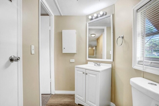 Photo - 14610 Coral Dr