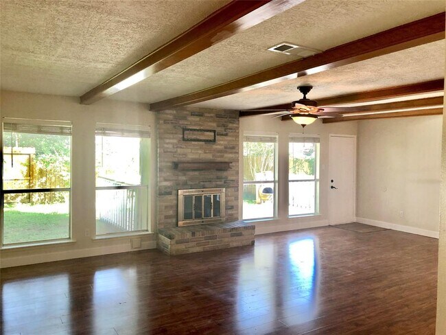 Photo - 15315 Meadow Village Dr