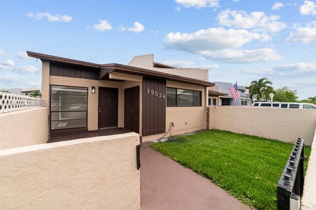 Photo - 19528 NW 55th Cir Pl