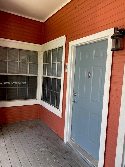Photo - 1385 Crystal Way Unidad L