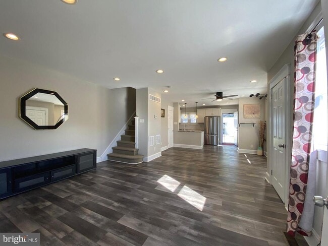 Photo - 746 16th Ave