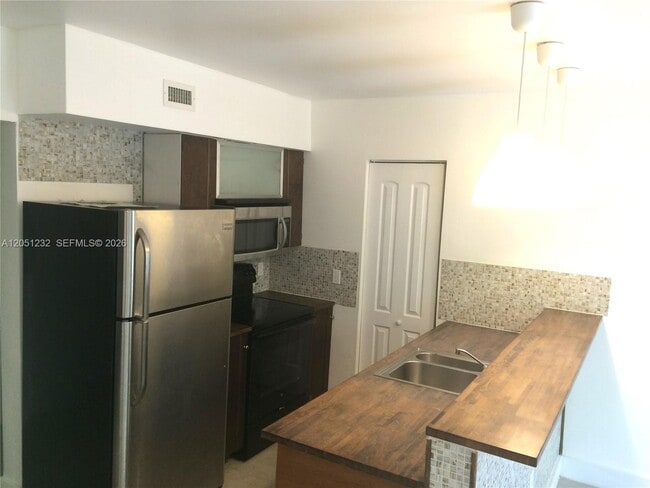 Photo - 7025 Rue Granville Unit 1