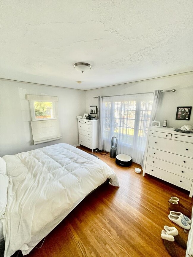 Bedroom #1 - 1004 Pine St