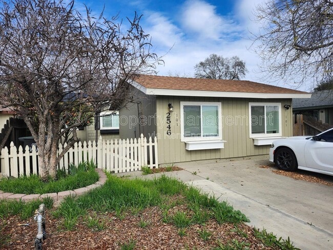 Building Photo - 2546 W Victor Ct Unit 102