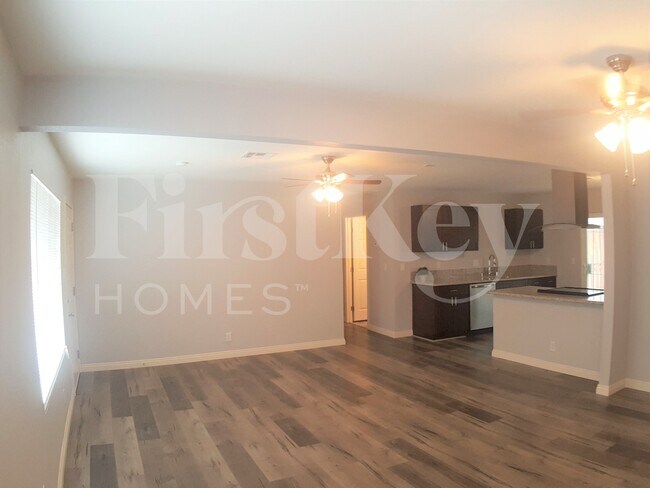 Photo - 2012 Bennett St